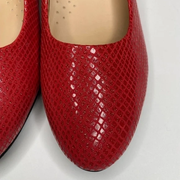 Trotters Fab Red Almond Toe 2” Pump Heel Sz 9.5 - Picture 8 of 13